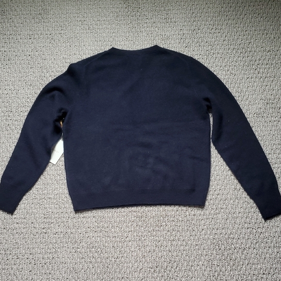 Cashmere NWT Floral Embroidered Navy Sweater. Size Medium - Picture 5 of 5